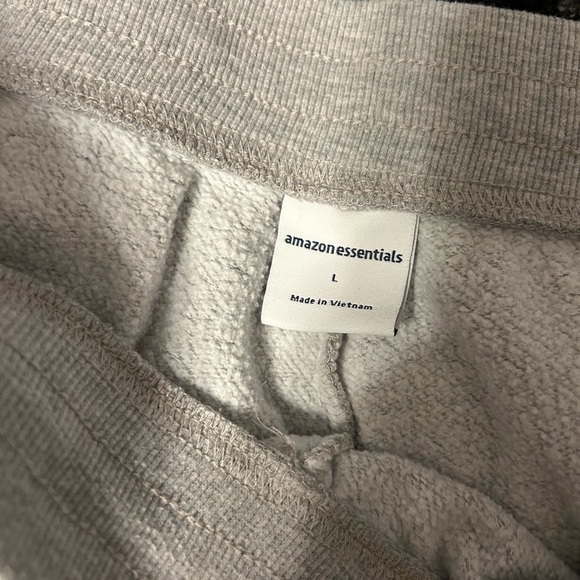 Size large grey sweatpants / joggers - Picture 2 of 2